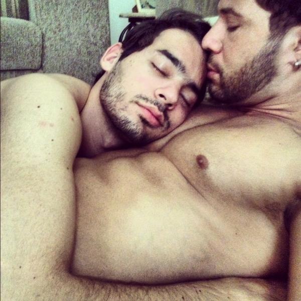 _Luan_marques_'s tweet photo. Quero dormir assim http://t.co/yUlQ6JmFKA