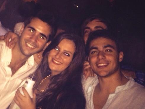 gba_92's tweet photo. Buenas noches a "mi trio" favorito #JuntosPodemos jajajaja @Miguel7Barquero @millaaaaann @Curro_GBanqueri http://t.co/12FQVTD8BF