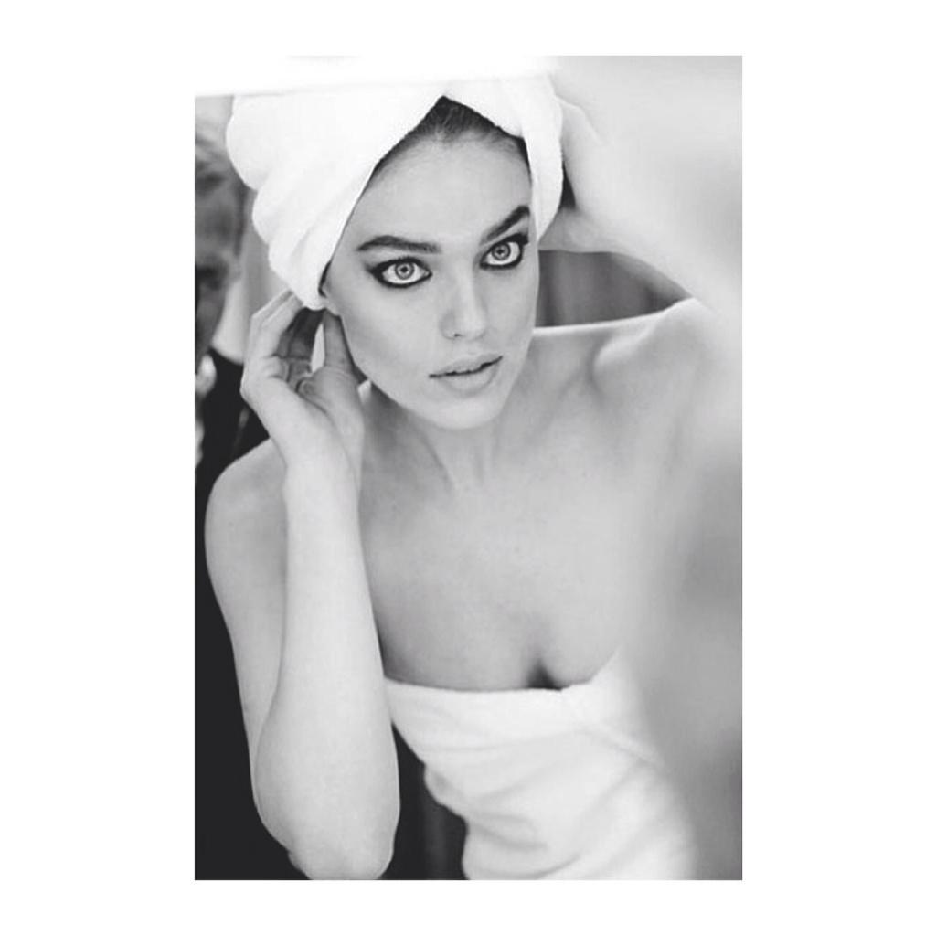Happy birthday Mario Testino! Towel Series 6, shot by 