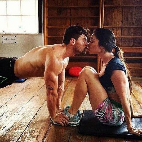 Novios_es's tweet photo. No lo pienses mucho 😂. http://t.co/IHoYlmU6QW
