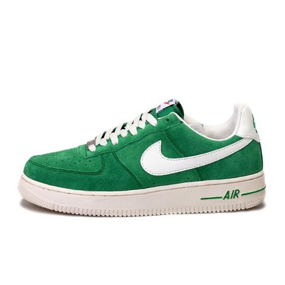 Sneakerfucker20's tweet photo. AirForce1 36-45 50€ http://t.co/UxsdJXNYt3