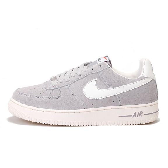 Sneakerfucker20's tweet photo. AirForce1 36-45 50€ http://t.co/sB8pWONBjD