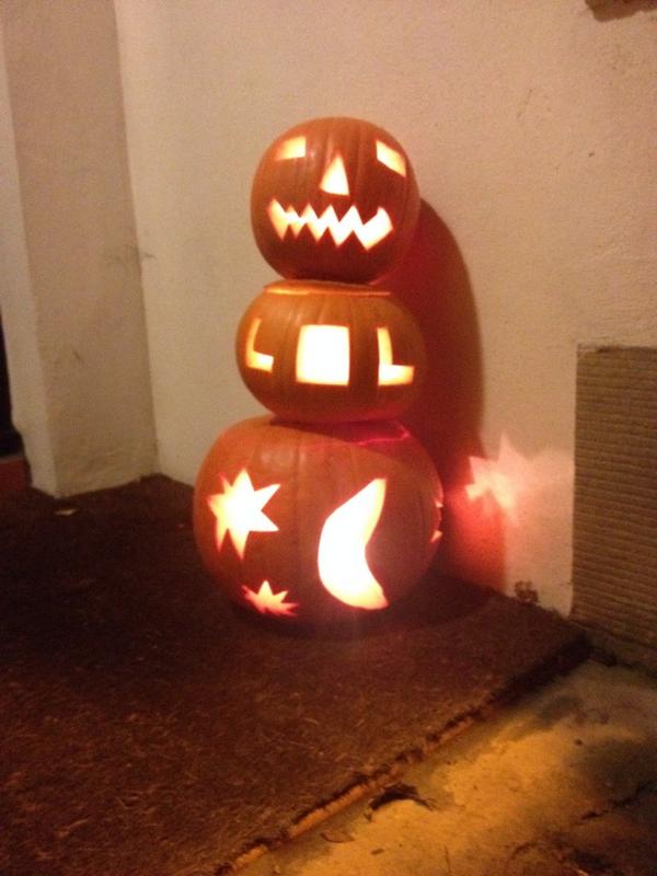CBexton's tweet image. Halloween prep with my godchildren#scary