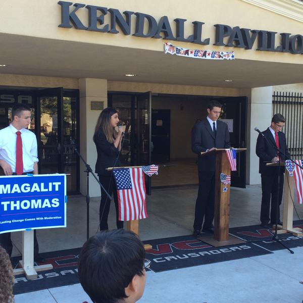 VCSCrusaders's tweet photo. AP Governmet class having a Vice President Mock Election debate today at lunch. Always a great day to be a Crusader! http://t.co/EPAonjJ53E