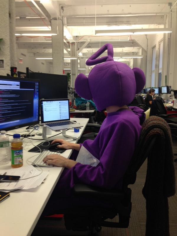 MartiBirdi's tweet photo. Why do I get the feeling I'm living in an alternative universe? #Teletubbies #Halloween#justanavgdayatalphasights http://t.co/AxOoqd7Ite