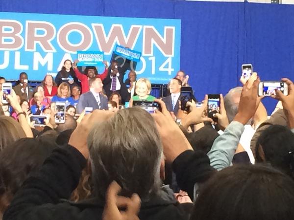 JaniceParkFOX45's tweet photo. Hillary Clinton says Brown has made a difference with marriage equality and common sense gun safety that saves lives http://t.co/IwFS0x610z