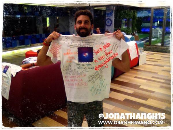 Oskys_'s tweet photo. 🙌 Mi dedicatoria para el súper primo @jonathanGH15 #BorregadaArriba #Borreguin @borregadaGH15 #Gala9GH15 #GHDirecto 🙌 http://t.co/NPLfmUmLRl