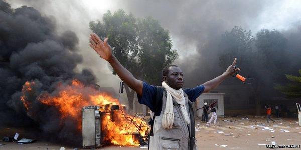 DasherLogistics's tweet photo. Breaking #BurkinaFaso's President Dissolved the Govt and declared a state of emergency http://t.co/hrEn8n2qmN http://t.co/8DPMyR12fS