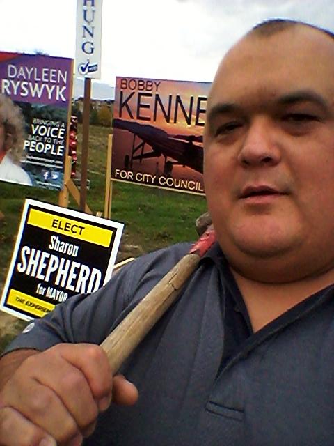 kendchung's tweet photo. Me fixing signs again http://t.co/wJi6fuTH1U