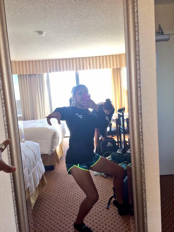 Veronica_Cruz2's tweet photo. So we here #lubbuck #regionals 🎉🏃💖 http://t.co/AYuST7cST1