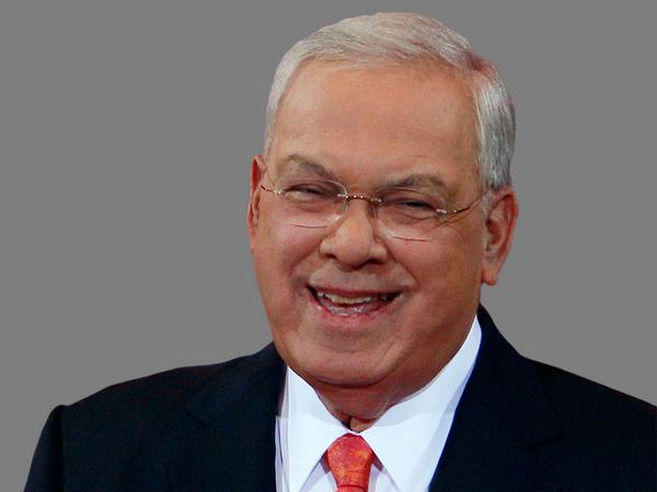MeTVBoston's tweet photo. NOW: A Mayor's legacy @mikebarnicle @Joan_Vennochi join @anthonyeverett remembering @mayortommenino #Chronicle5 7pm http://t.co/17n3qsGJNG
