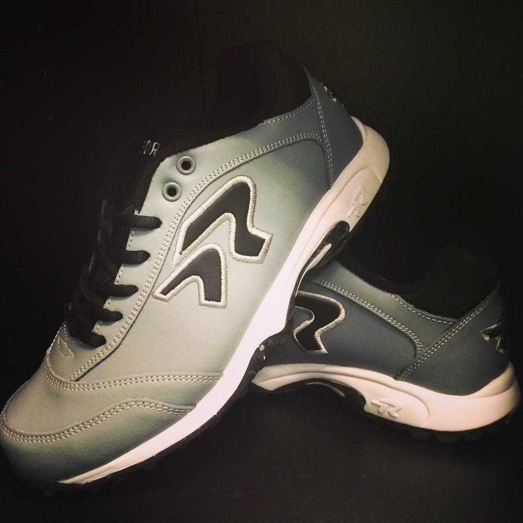 ringor turf shoes with pitching toe