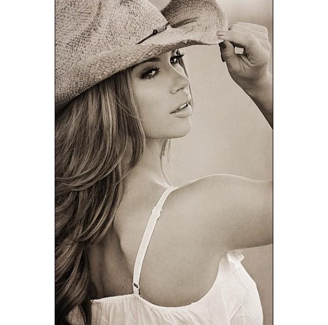 Watch Jessa Hinton's leaked NSFW photo on TwXstars