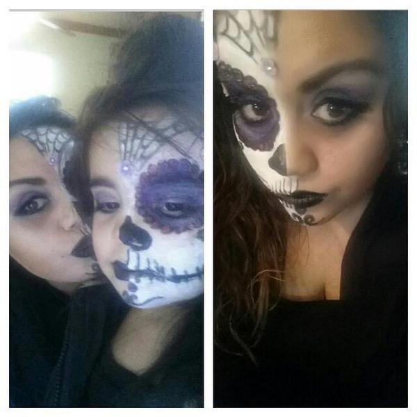 Sele1989's tweet photo. With the bae... #whenimincharge  #happyhalloween #DiaDeLosMuertos #esosojasos #alamierdaelamor #serelatiaborracha http://t.co/OaWaEXRCFV