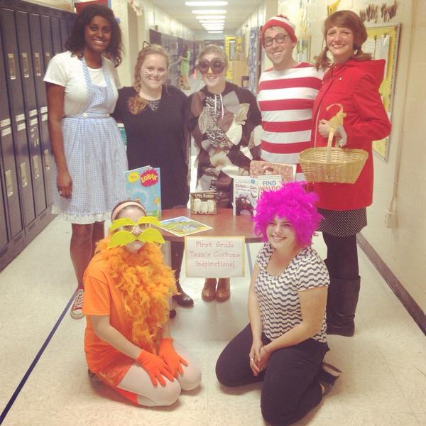 EEP1stMichSt_AT's tweet photo. First grade storybook character costumes!!! #firstgrademagic http://t.co/Tl5ERZKm93
