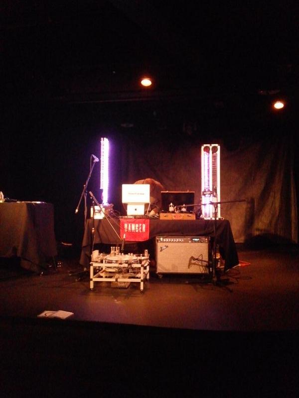 Won't leave out the name for fear of causing a blow up with crazy cool modern music  @RoboRig  #RobotRickshaw