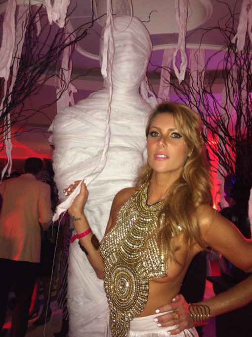 #tbt to last weekend at the @Playboy halloween party. Now I'm getting ready for my next costume http://t<a href="/tag/tbt"class="tags">#tbt</a><a class="tags" href="/tag/playboy">@playboy</a>