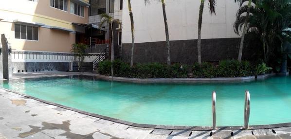 rendyhisa's tweet photo. Cardio 🏊🏊🏊 (@ Swimming Pool Hotel Asia in Surakarta, Jawa Tengah) https://t.co/xKa2wzWyjH http://t.co/mOk5nRTlSx
