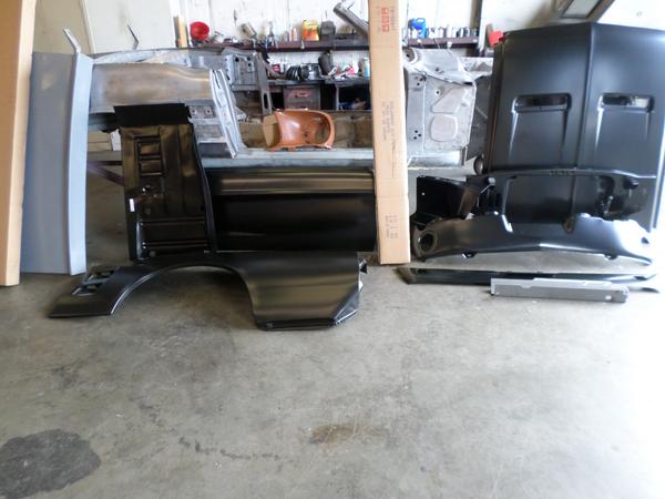RESTOMODPLUS's tweet photo. #restomodplus rcvd lots of new parts for #67mustang. Gonna be another 5.0. AOD trans, a/c, ps, and so much more http://t.co/Ki2G632vVa