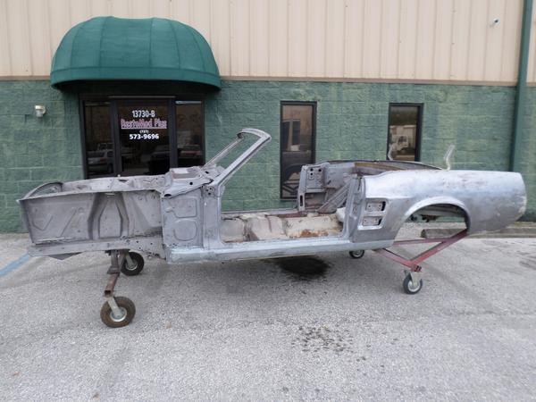 RESTOMODPLUS's tweet photo. #restomodplus rcvd lots of new parts for #67mustang. Gonna be another 5.0. AOD trans, a/c, ps, and so much more http://t.co/Ki2G632vVa