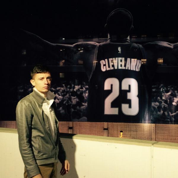 AllMathmatic's tweet image. Lebron back though losing to my boii melo though