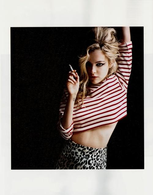 Riley Keough tweet media