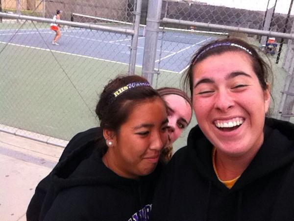 vic_tonasc's tweet photo. squAAD #lastmatchever #selfieswithkate @swagmiee @shawnaarose http://t.co/iulCi0Knfd