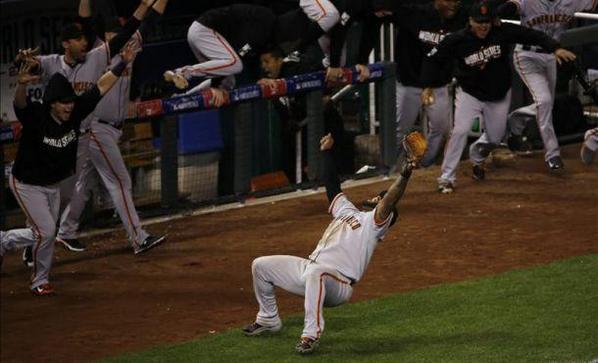 COSPanama's tweet photo. ¿Sabes quién fue el héroe latino de la Serie Mundial? http://t.co/ozwYETZfeE #MLBCOS http://t.co/tROEpnp71W