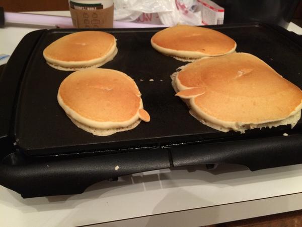 lloganlleavitt's tweet photo. #servinitup http://t.co/5gAOnDm9pK