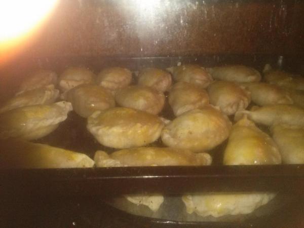 10_bareiro's tweet photo. Empanaditas con ellos 💗 @eduualcaraz @peedrogoonzalez @Nico1Valenzuela y #Pitilo http://t.co/JHHcQtTsNu