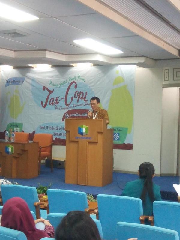 Proses penjurian Katrgori QUOTES. dari Bpk Edhi Juwono dari Perbanas Institute #TAXCOPI