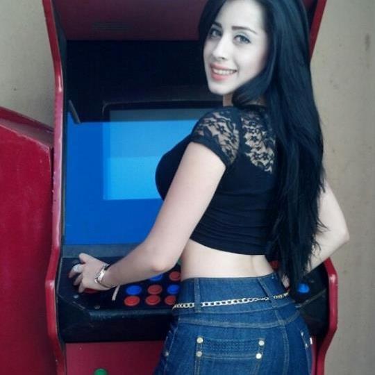 B1PzJqnIUAEXuTn