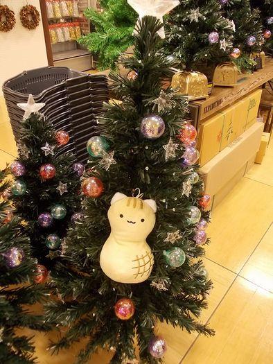 ロフト公式 No Twitter ほら 千葉にはこんな可愛いクリスマスツリー Rt Loft Chiba 略 クリスマス 商品が顔出ししはじめました ということで ぴーにゃっつがお邪魔をしに行ってしましました かわいいツリーを見つけたにゃっつ Http T Co Eqpor6pxcn