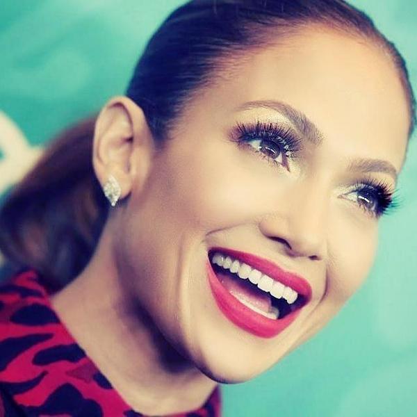 JLoLeah's tweet photo. She has the most perfect smile! @JLo #JLo'sPerfectSmile #BeautifulJLo #TrueLove #AStoryAboutLove love you mama♥♥ #JLo http://t.co/qvIok6n6le