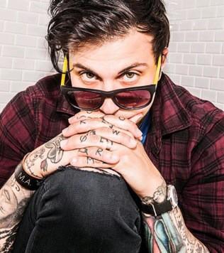 HAPPY BIRTHDAY FRANK IERO !   