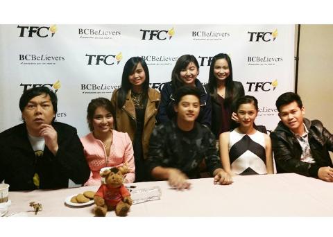 KathNielNation's tweet photo. "Finally get a chance to meet them ๐ #onemagicalnight #canadatour #notsovip" ยฉ gjportacio http://t.co/ldbXzU7BNj http://t.co/fxEbUy4Jpi