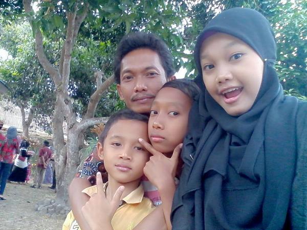 Riris_Mbem tweet picture