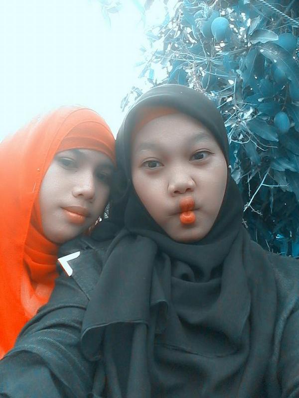 Riris_Mbem tweet picture