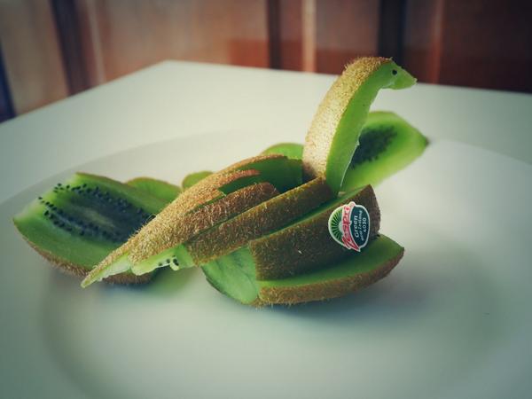 JqLeeJq's tweet image. 😁😁😁😁😁😁😁 Not too shabby JQ. Not too shabby at all. #zesprimy #fiberboost #foodart #JQCanCutFruits