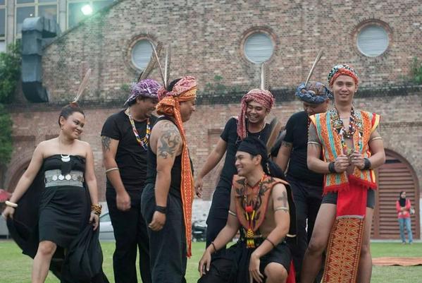 Today is the last day of October. How time flies..! How was your October like?