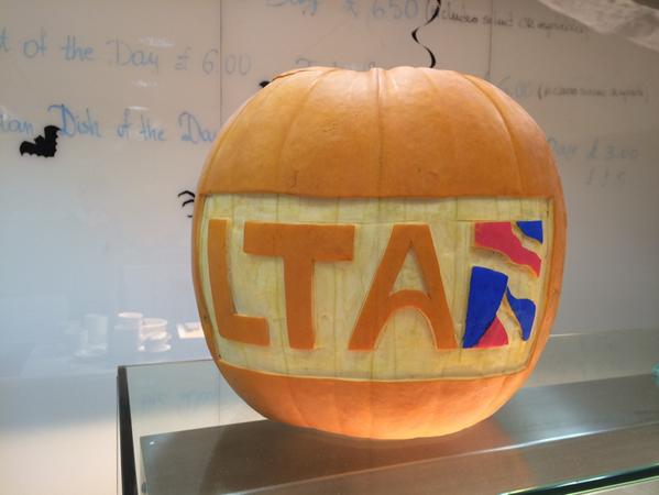 the_LTA's tweet photo. Happy #Halloween from @BritishTennis - what #Spooktastic tennis fun are you getting up to today? #Pumpkin http://t.co/AQca5Hm0QJ