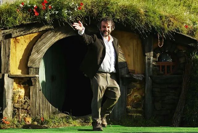 Happy Halloween to all my friend.
Today is the Peter Jacksons birthday, so happy birthday Peter Jackson 