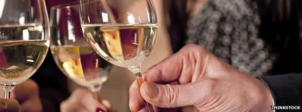 Why doctors think there should be calorie labels on alcohol: bbc.in/1sPe5eb