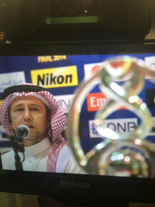 Eng_faisal20's tweet photo. كشخه الكوتش😂😂😂😂😂 http://t.co/XMtgW6Kw4e