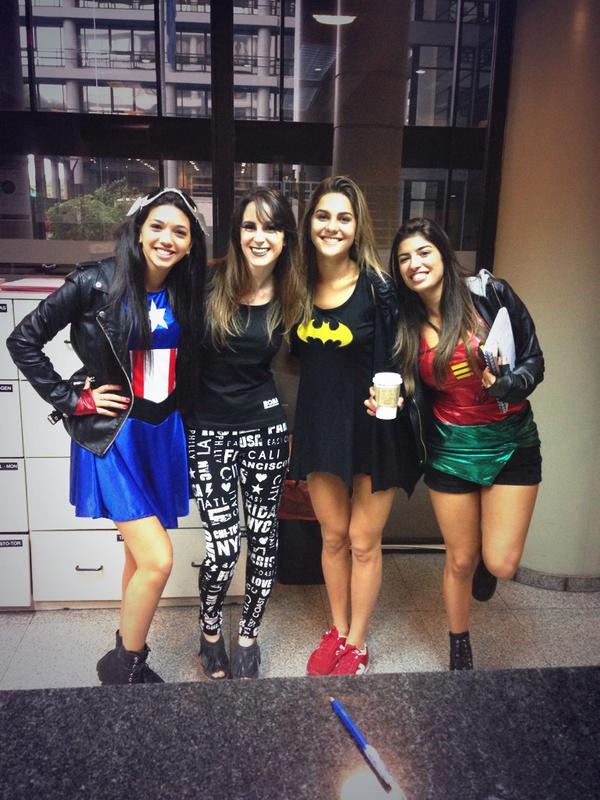 KaBomm2014's tweet photo. Gime y las súper heroinas  @RevolucionBomm #bomm2014 #kabomm2014 http://t.co/fuFEkPPyxy