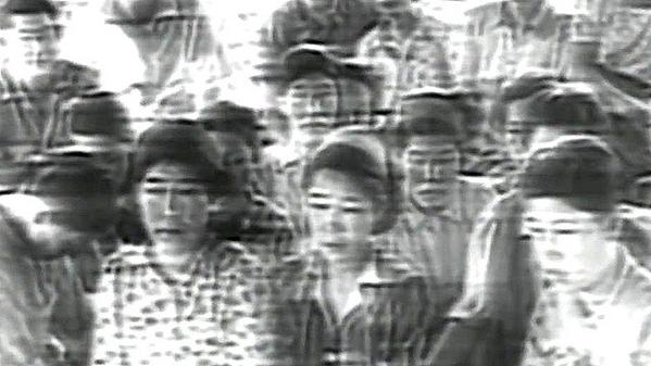 <SBS 8뉴스>"위안부 강제연행, 확인된 사실"…일본 역사학자들, 아베 정권의 역사 부정 비판하는 성명 발표. 위안부 강제연행은 역사학계에 확인된 사실이라고 강조. news.sbs.co.kr/news/endPage.d…