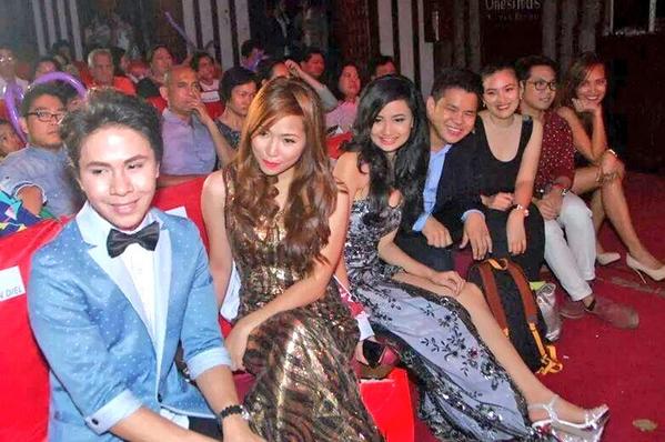 rhodesatatad's tweet photo. @chelleybelen @ECKAnomics @iambariabols @charlesdiel016 where art thou Randell & CJ ? W/ mi gorgeous officers #MMUE http://t.co/YUqCNz6VNP