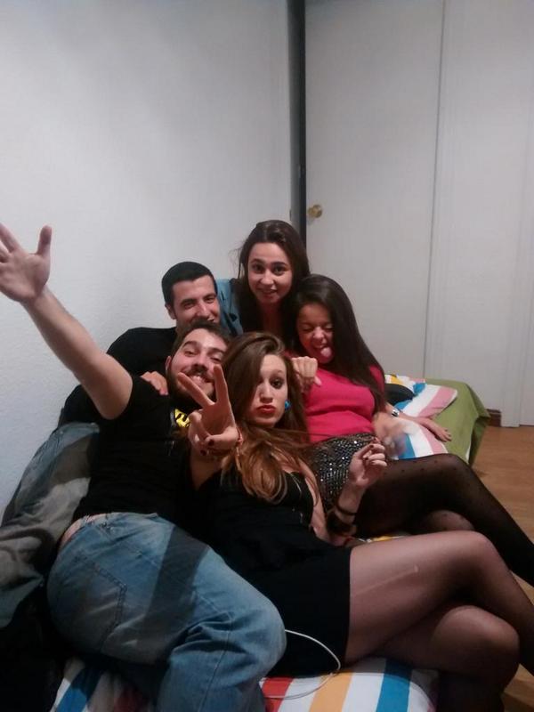 SanRodriguez96's tweet photo. Esos novatos guapos @Egoitz22garcia @Paulamu96 @_LaurenAbella @Pablo_JuradoMou @mpalmero16 http://t.co/L4JSGZux7E