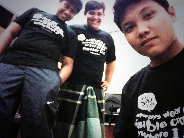 sasdebate's tweet photo. @NandosMY THANK YOU FOR THE TSHIRTS NANDOS !!!!! http://t.co/EsYMzbSdQP