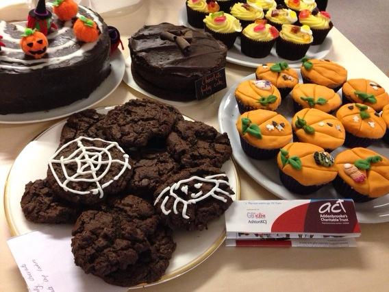 msrosalinewong's tweet photo. @AshtonKCJ raised fund for @ACTcharity@Breastcancer. Each cake is made with tender loving care.http://t.co/cPVd86OABF